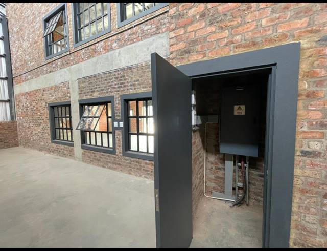 416M² WAREHOUSE TO LET IN RIVERSANDS